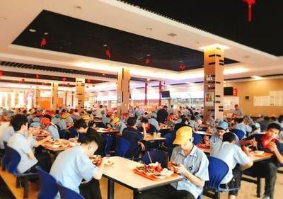 為什么大企業(yè)都選擇食堂外包？企業(yè)管理的深層考量與餐飲管理服務(wù)的價值